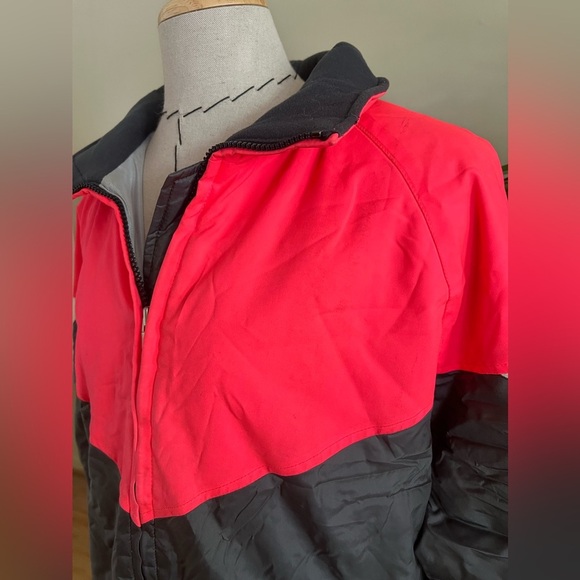 Vintage Descente Thermal Ski / Sports Jacket – Made in Japan (L, fits M too) - Picture 4 of 12